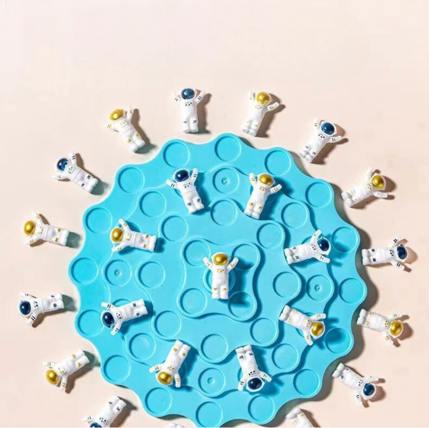 Galactic Balance Challenge – Astronaut Stacking & Strategy Game